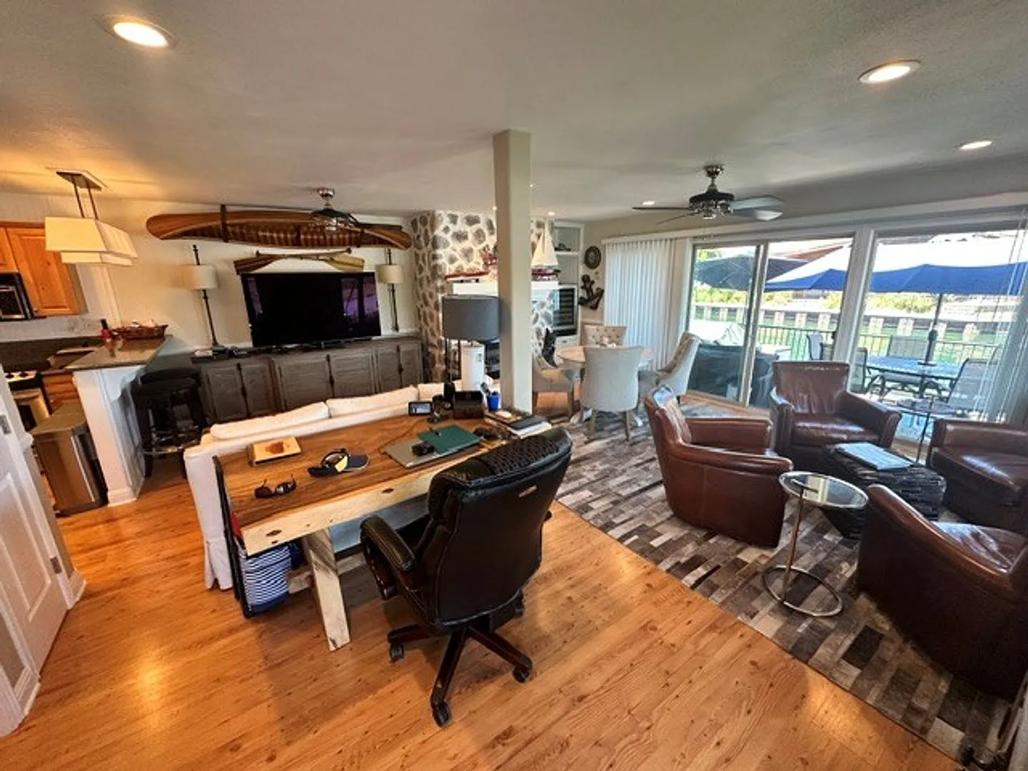 Condo with gorgeous views of Lake Tahoe available for a lovely winter rental! Call today to inquire. — Photo 4
