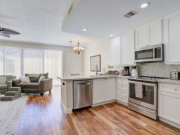 2nd image of 281 New Haven Blvd
