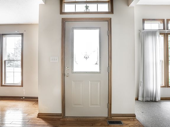 3rd image of 7548 W Ivy Ln