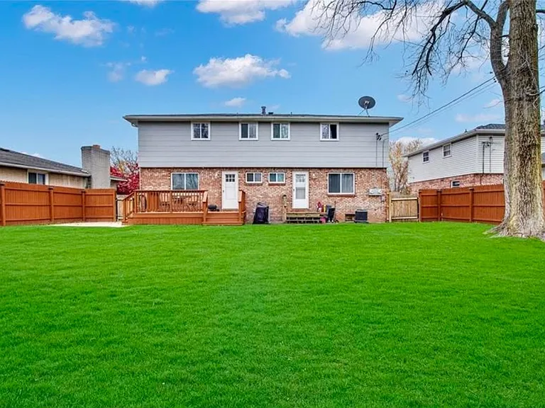 106 Patsy Ln — Photo 2