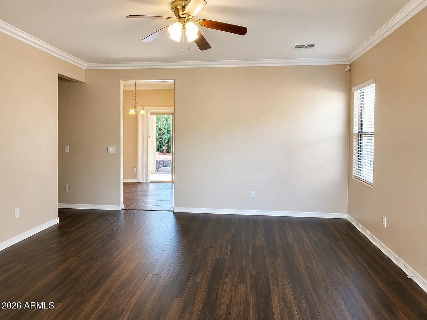 3 bed, 5.0 bath, 1309 sqft, $1,700 — Photo 2