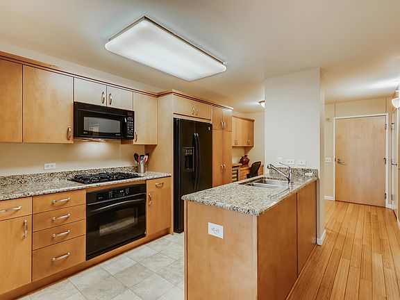 4th image of 4808 N 24th St Unit 1204