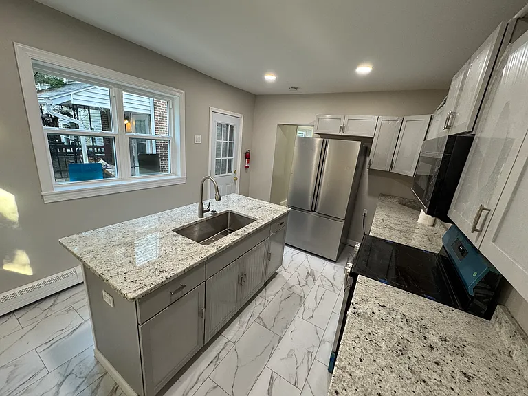603 Coates St — Photo 6