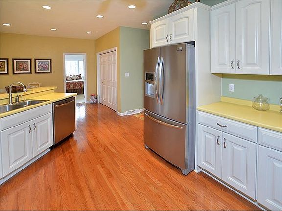 2nd image of 9031 Lucia Ln