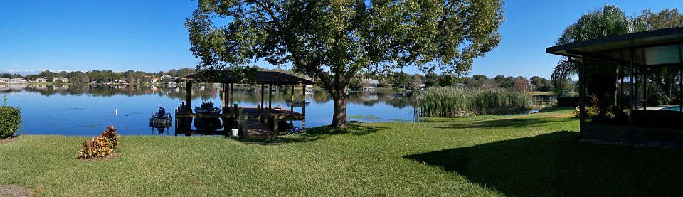 140' feet of lakefront.