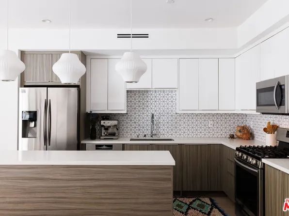 5155 W Redondo Ct, Los Angeles, CA 90019