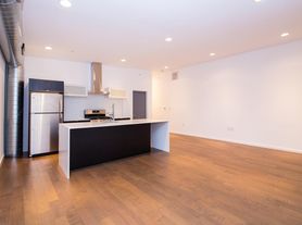 1444 N 7th St, Philadelphia, PA
