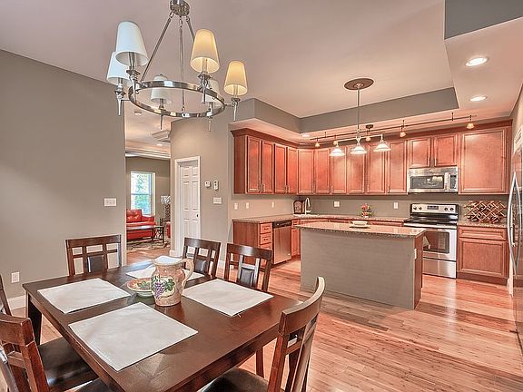5th image of 5470 Christy Ave