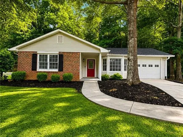 613 Windsor Dr SE, Conyers, GA 30094