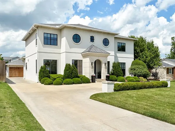 1115 Park Manor St, Nichols Hills, OK 73116