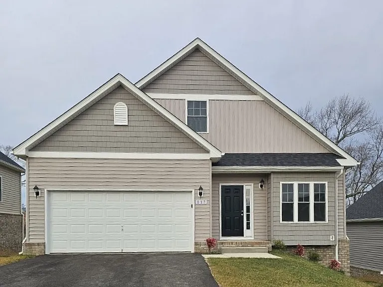 117 Parker Ln — Photo 1