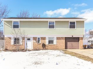 108 Stoneham Ct, Bolingbrook, IL 60440