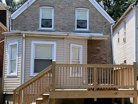 2nd image of 1931 N La Crosse Ave