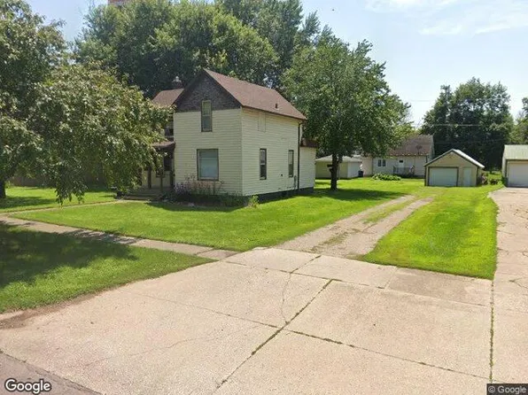 818 11th St, Sheldon, IA 51201