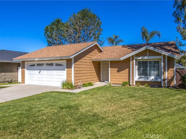 7964 Brenton Pl, Highland, CA 92346