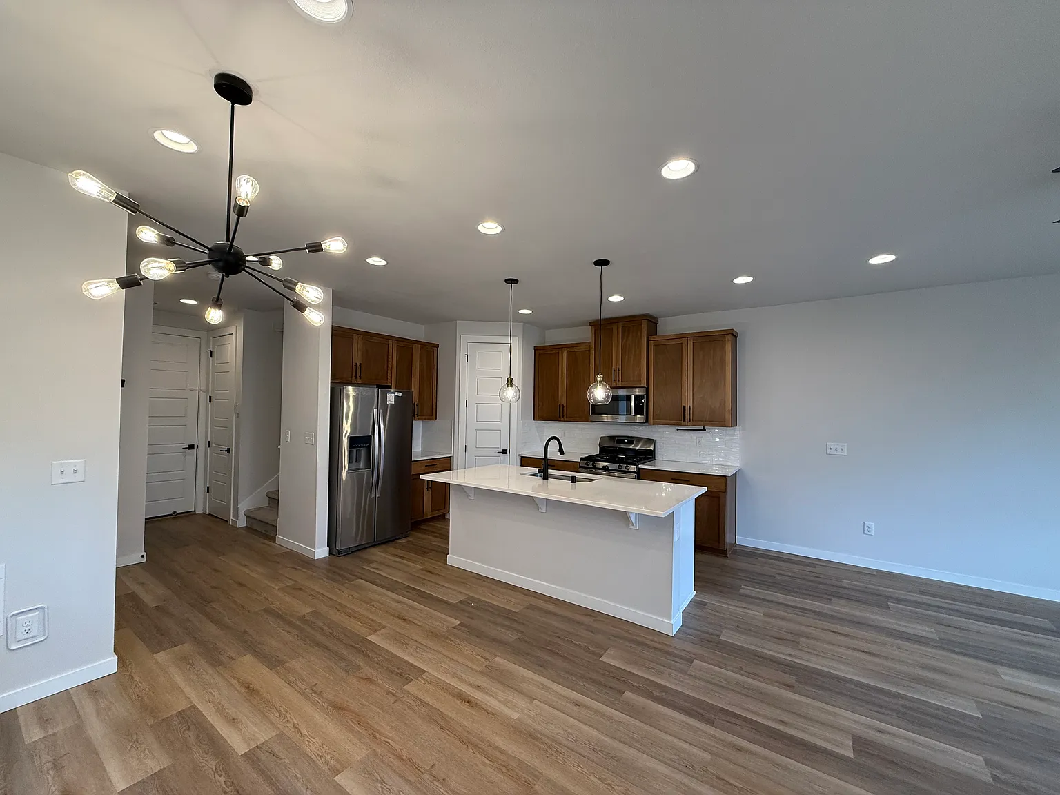 3 bed, 2.5 bath, 1893 sqft, $2,750 — Photo 4