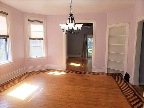 Formal Dining rm
