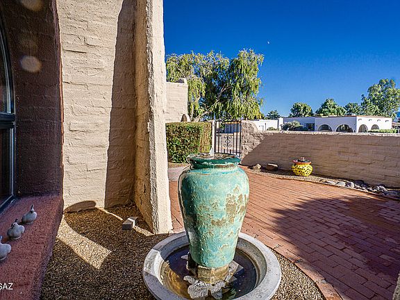 3rd image of 327 E Paseo De Golf