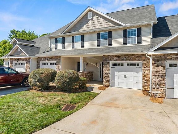 3rd image of 1917 Sentry Pointe Ln
