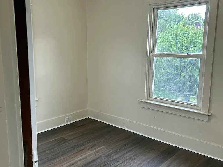 844 Saint Agnes Ave — Photo 5