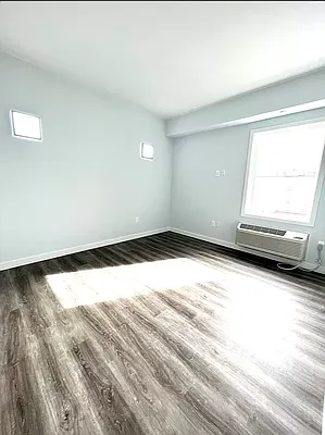 Rented by Elmekies Equities | media 19