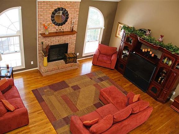 3rd image of 5020 Wesselman Woods Dr