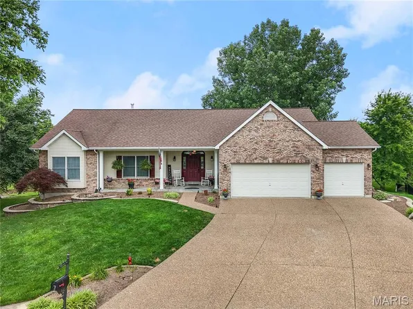 7 Sandtrap Ct, Dardenne Prairie, MO 63368