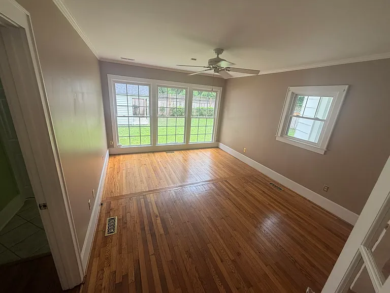 213 Haynsworth St — Photo 15