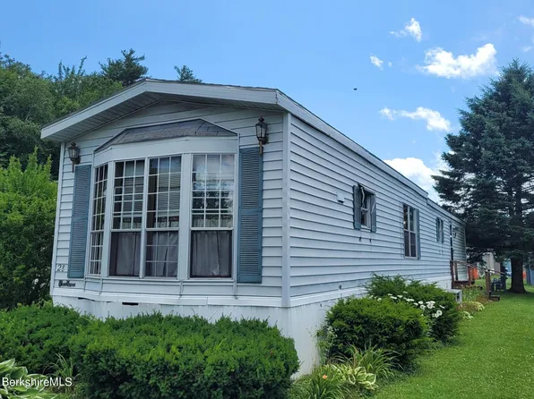 28 Seminole Dr, North Adams, MA 01247