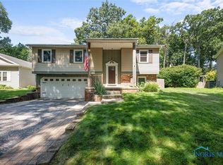 5729 Westview Dr, Sylvania, OH 43560