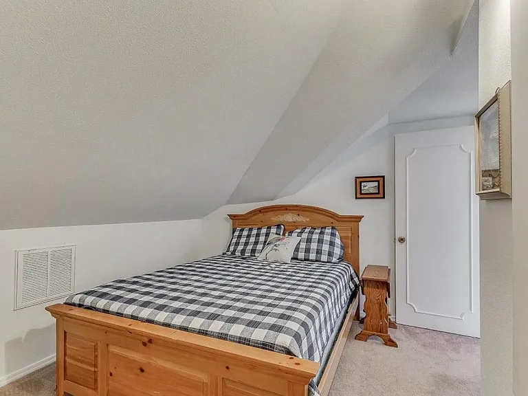 629 Montreal Dr — Photo 19