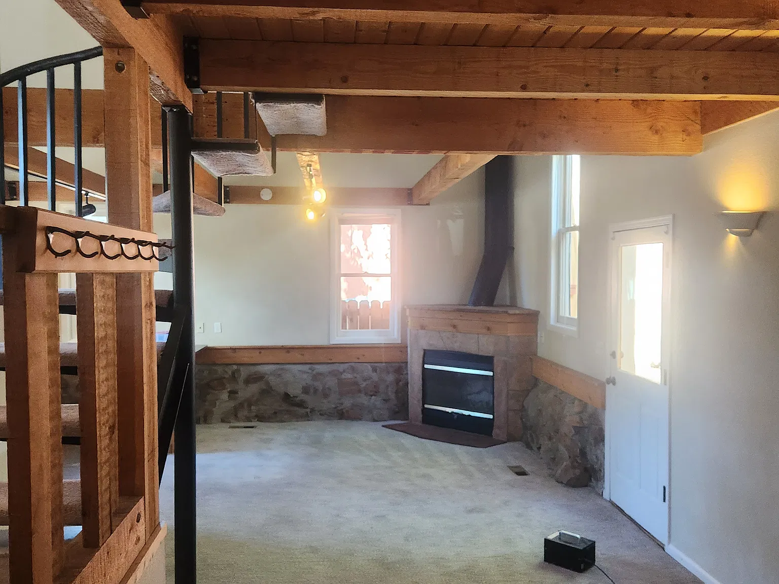 1823 Canyon Blvd — Photo 2