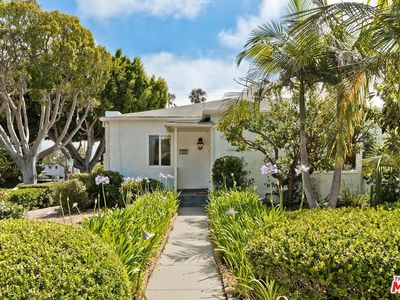 1060 22nd St, Santa Monica, CA, 90403