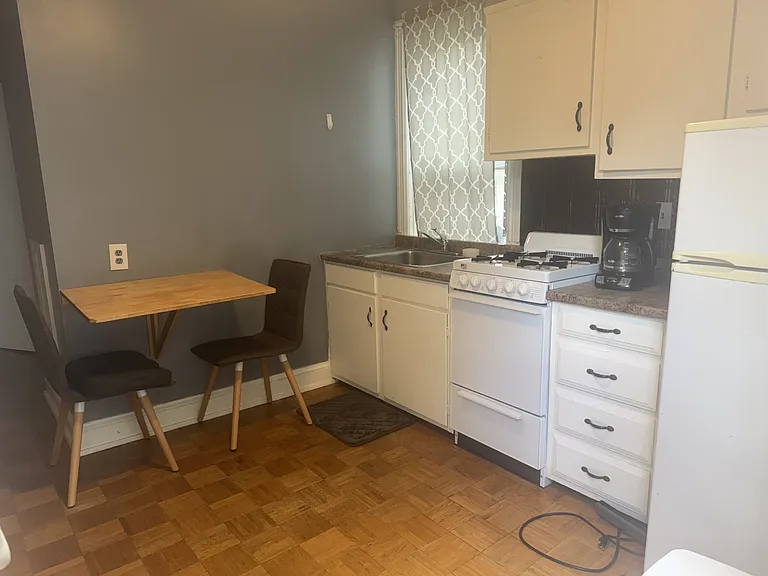 160-162 Transit St #162-1R — Photo 2