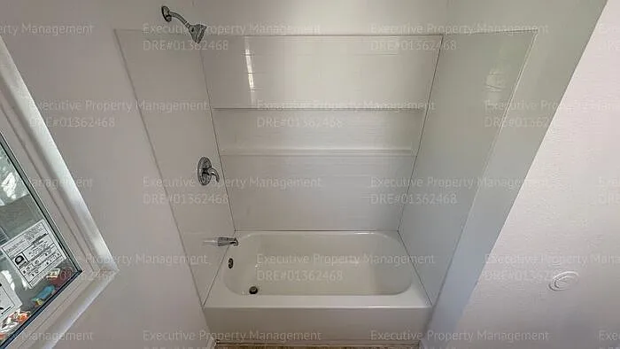 2909 S Chester Ave #16 — Photo 26