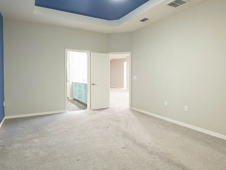 1069 Montgomery Ln — Photo 20