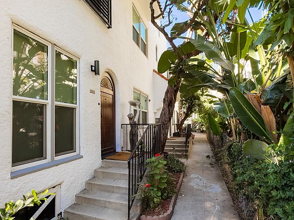 3rd image of 5729 Carlton Way #1/2