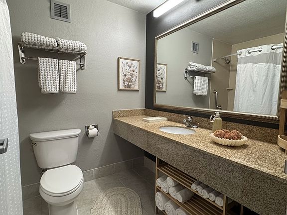 4th image of 6175 W Grand Ave #1001