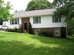 35 Windcrest Dr, Lynchburg, VA 24502