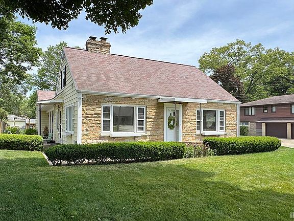 3rd image of 2522 Greenleaf Blvd