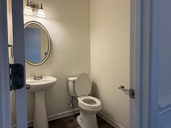 4th image of 10931 Chastain Parc Dr
