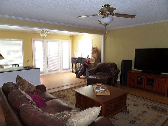 4th image of 5014 Forest Oaks Dr