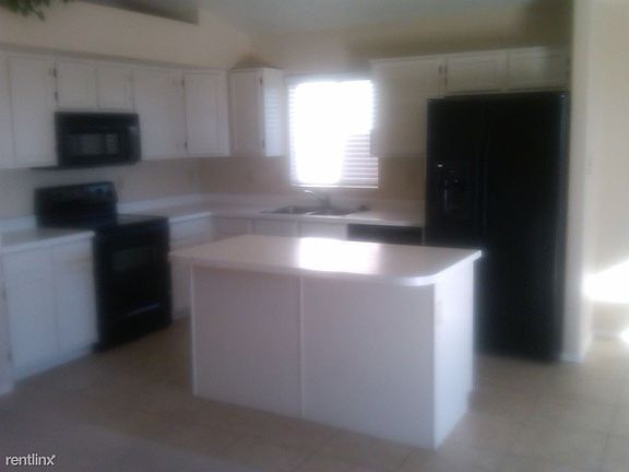 4th image of 1715 E Windsong Dr