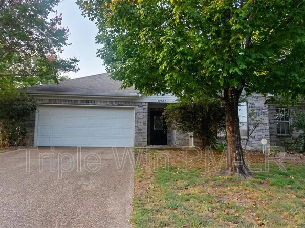 12512 Woodbury Dr, Little Rock, AR 72211