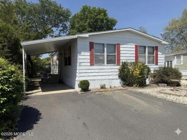 27 Hearth Way, Toms River, NJ 08755