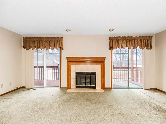 3rd image of 1305 NW Village Dr APT B