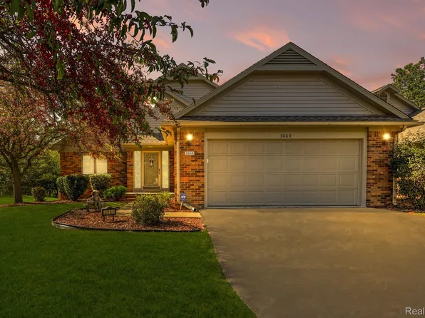 3068 Rivers Edge Dr N, Wayne, MI 48184