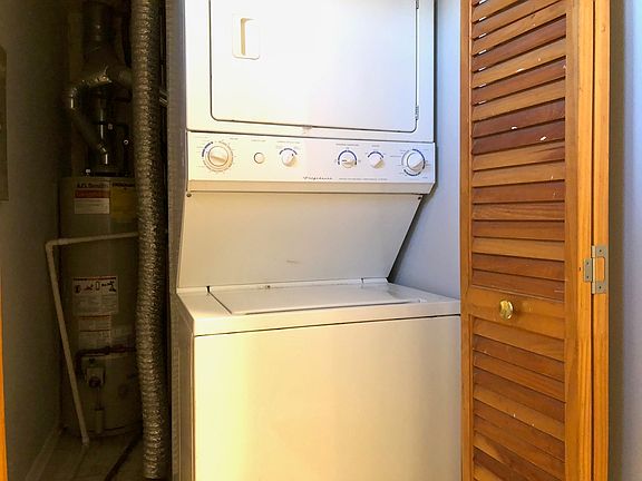 5th image of 2418 W Grenshaw St #2