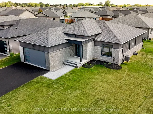 60 Hastings Park Dr, Belleville, ON K8P 5G4