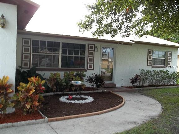 3rd image of 2355 Meadowbrook St
